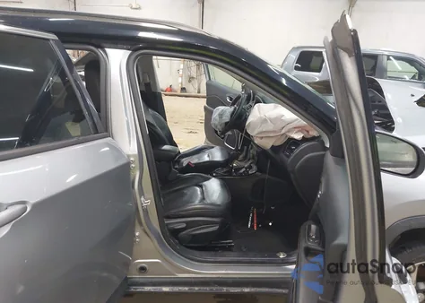 2018 Jeep Compass Limited 4X4 z USA, uszkodzony, nr VIN 3C4NJDCB8JT463550